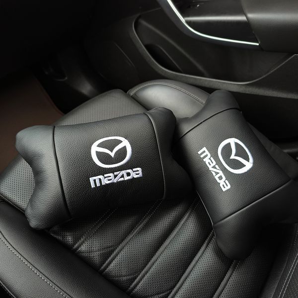 Набор кожаных подушек Mazda с вышивкой логотипа + подарок &ndash; кожаный брелок 00017034 фото