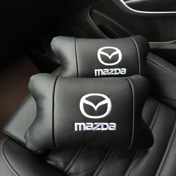 Набор кожаных подушек Mazda с вышивкой логотипа + подарок &ndash; кожаный брелок 00017034 фото