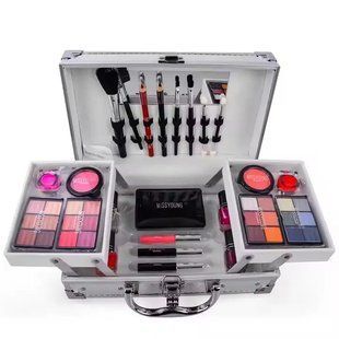 Набір жіночої косметики у подарунковій валізі MC1155 Makeup set Сріблястий 00014701 фото