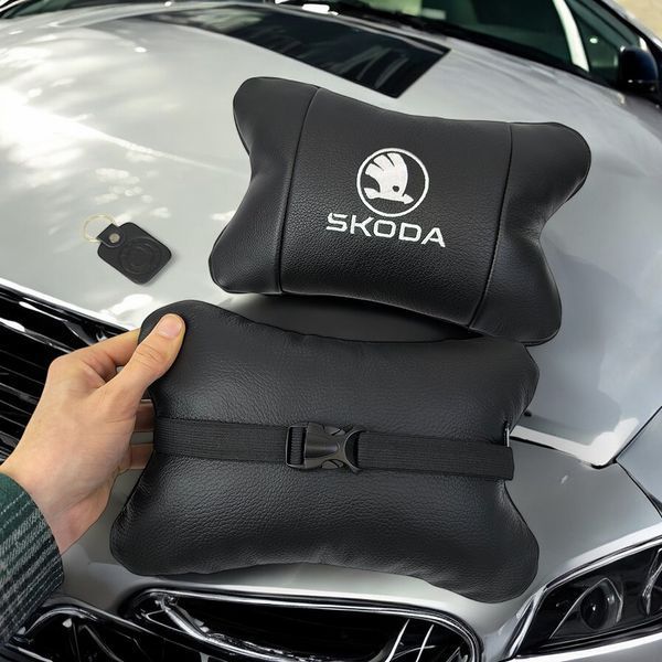 Автомобільні подушки 2 шт на підголівник Skoda / Шкода, з натуральної шкіри, стильний аксесуар для вашого авто 00016806 фото