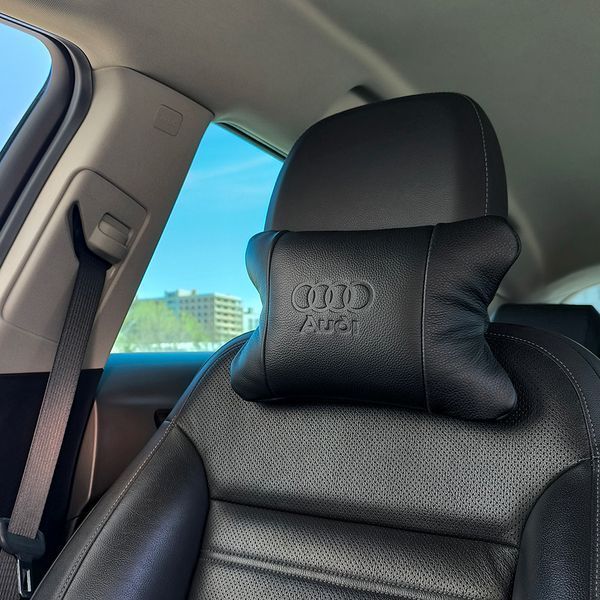 Набір шкіряних подушок Audi + брелок у подарунок, подушки на підголовник у авто 00016878 фото