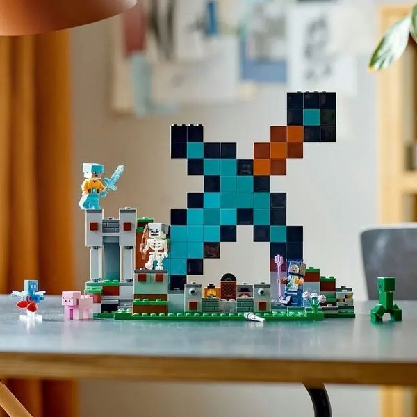 Детский конструктор Minecraft MyWorld бриллиантовый меч Майнкрафт с подсветкой 1441 деталь конструктор 00016439 фото