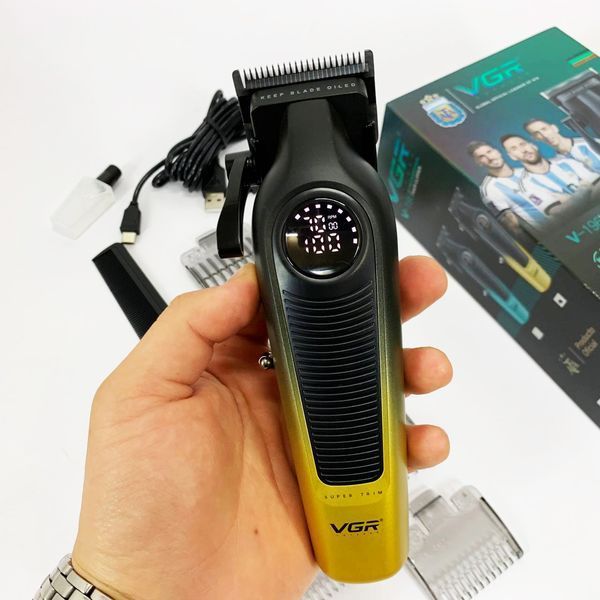 Акумуляторна машинка для стрижки VGR V-196 GOLD 00014837 фото