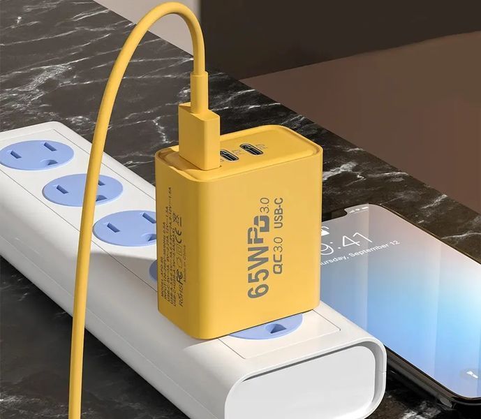 Зарядний пристрій для телефону (65W) / Адаптер для заряджання / Швидка зарядка для смартфона 00017388 фото