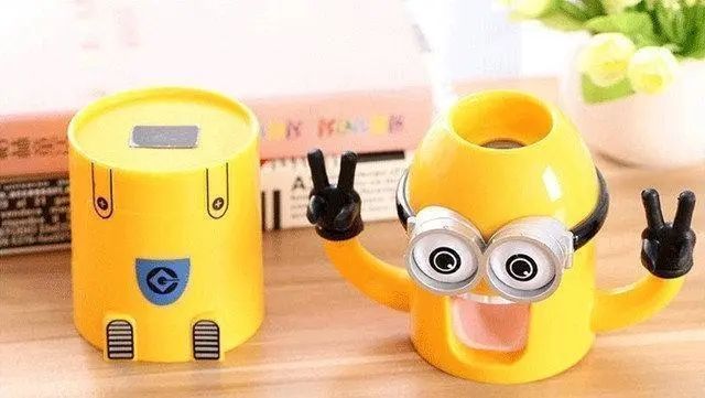 Дозатор зубної пасти Міньйон Brush Holder 00013865 фото