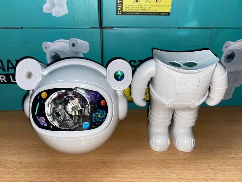 Astronaut Проектор галактики лазерний Астронавт-космонавт, зоряне небо на стелі з пультом Білий 00016068 фото