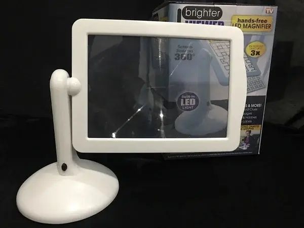Универсальная настольная лупа с LED подсветкой - Brighter Viewer Hands 00018146 фото