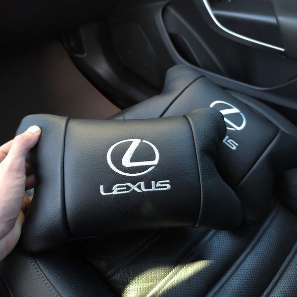 Набор автоподушек Lexus кожа Италия+ подарок, Автоподушки Лексус с вышивкой 00017070 фото