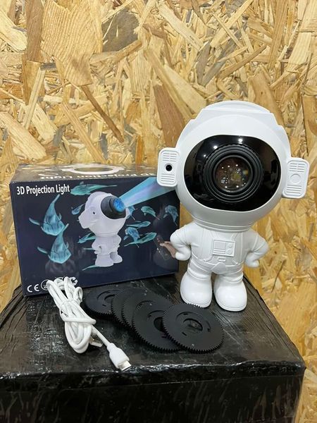 Лазерный ночник-проектор Астронавт звёздное небо с картриджем 00015850 фото