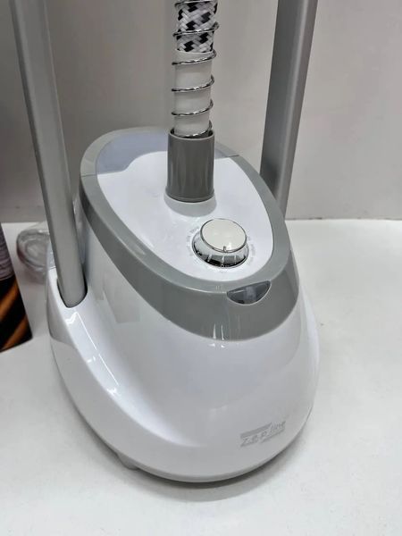 Білий Відпарювач вертикальний для одягу зі стійкою Zepline ZP-129 3000W 00020808 фото