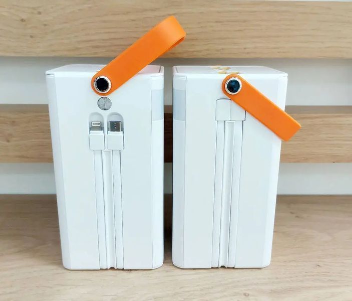 Power bank 100000 mAh с быстрой зарядкой и встроенными кабелями, белый 00017931 фото