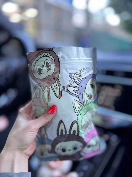 Мягкая фигурка игрушка-сюрприз Labubu Лабубу &ndash; брелок 16 см брелок на сумку 00016079 фото