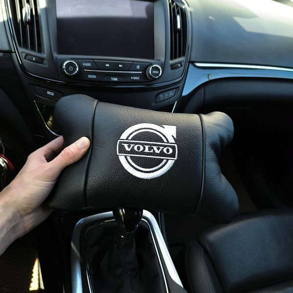 Набор кожаных подушек Volvo + брелок в подарок, Автоподушки Volvo с вышивкой 00017045 фото