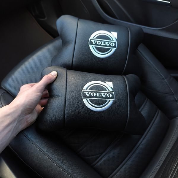 Набор кожаных подушек Volvo + брелок в подарок, Автоподушки Volvo с вышивкой 00017045 фото
