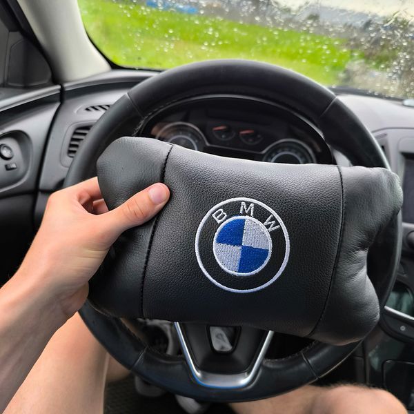 Авто подушки 2 шт &mdash; набор BMW из натуральной кожи, на подголовник в машину, Автомобильная подушка БМВ 00016728 фото