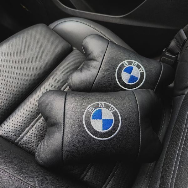 Авто подушки 2 шт &mdash; набор BMW из натуральной кожи, на подголовник в машину, Автомобильная подушка БМВ 00016728 фото