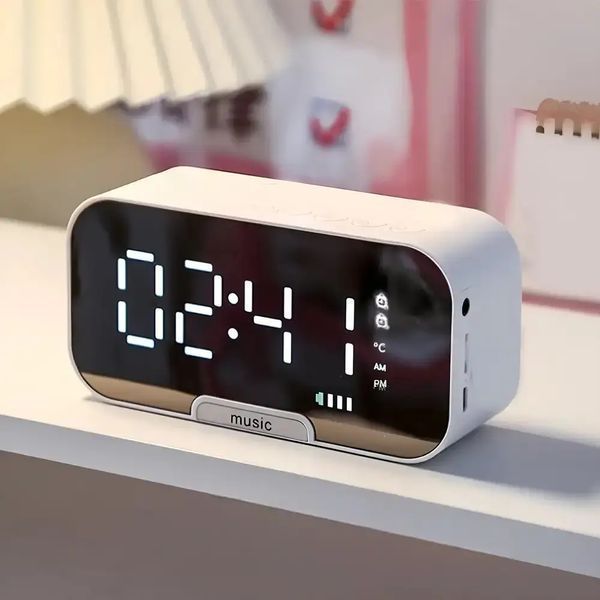 Портативная колонка Bluetooth с часами Q5 BT 00017335 фото