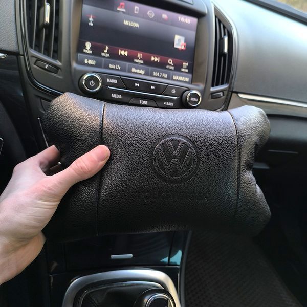 Набір шкіряних подушок 2шт - Volkswagen на підголовник у машину, Автомобільна подушка 00016831 фото